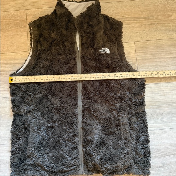 The North Face Women's Green Fleece Vest - Picture 7 of 8